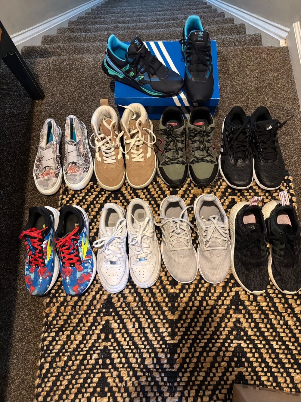 BUNDLE OF WOMENS NAME BRAND SNEAKS SIZES 7.5-8 GUC